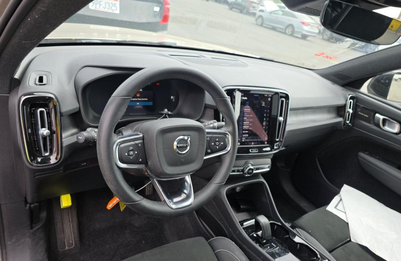 2023 Volvo XC40 Recharge Twin Motor ULTIMATE | 402hp, HK Premium Audio, Pilot Assist * Portland OR