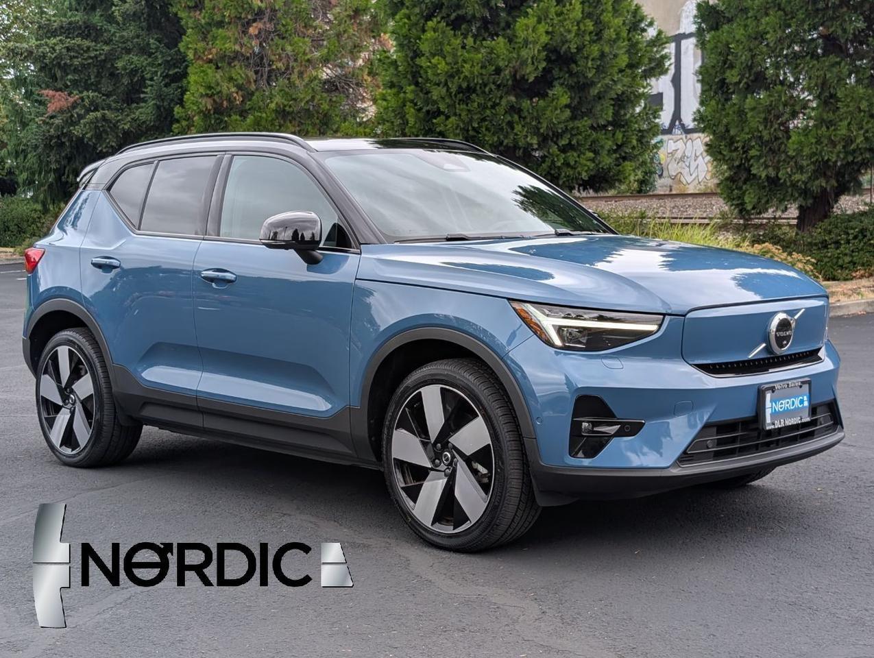 2023 Volvo XC40 Recharge Twin Motor ULTIMATE | 402hp, HK Premium Audio, Pilot Assist *