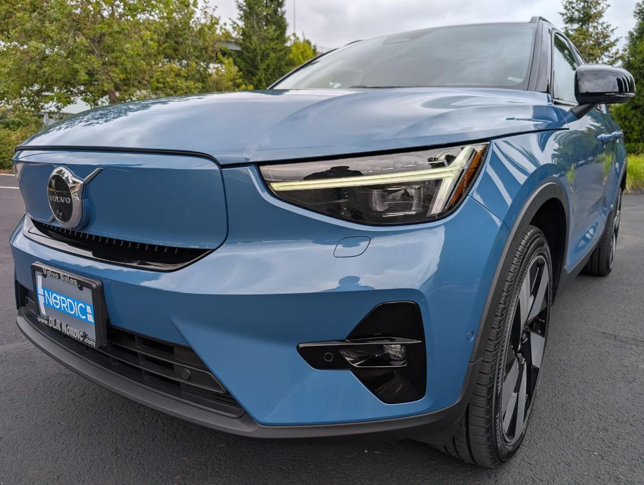 2023 Volvo XC40 Recharge Twin Motor ULTIMATE | 402hp, HK Premium Audio, Pilot Assist * Portland OR