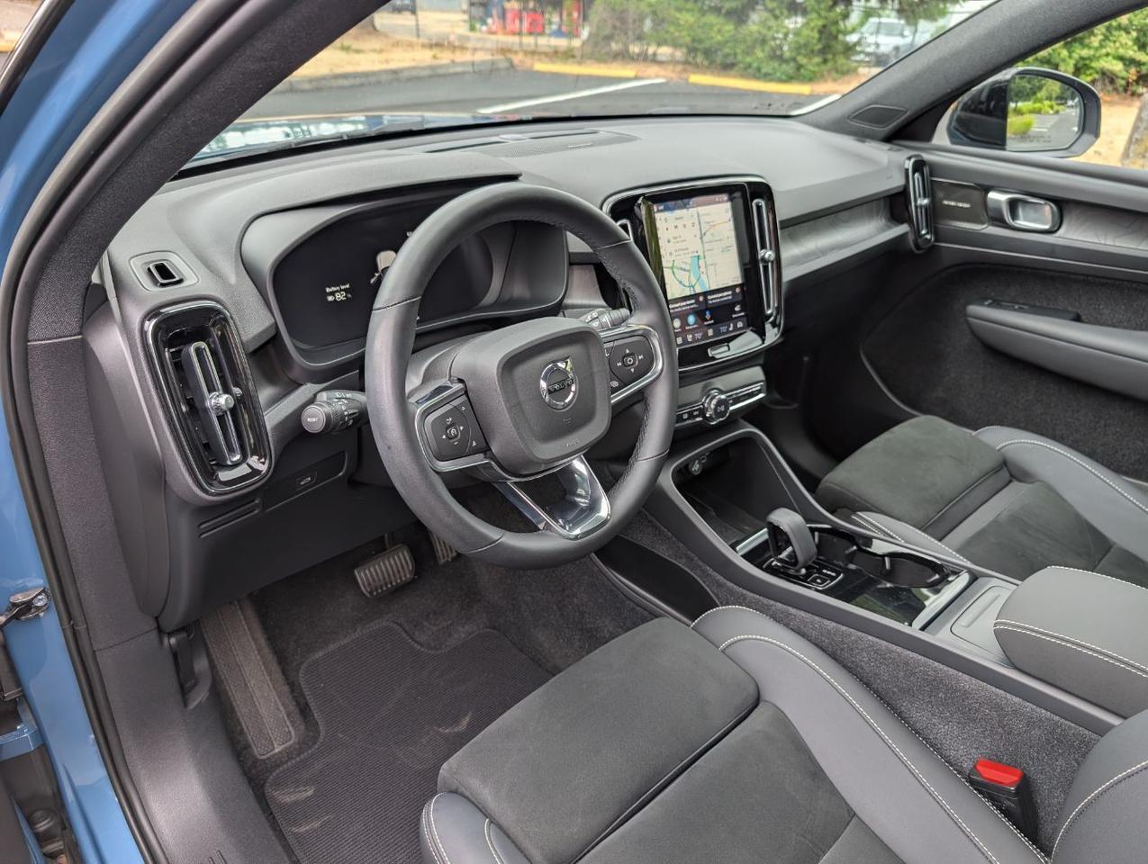 2023 Volvo XC40 Recharge Twin Motor ULTIMATE | 402hp, HK Premium Audio, Pilot Assist * Portland OR
