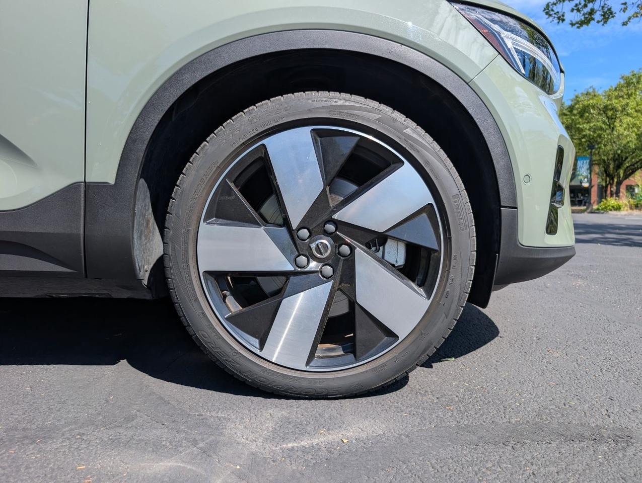 2023 Volvo XC40 Recharge Twin Motor ULTIMATE | 402hp, HK Premium Audio, Pilot Assist * Portland OR
