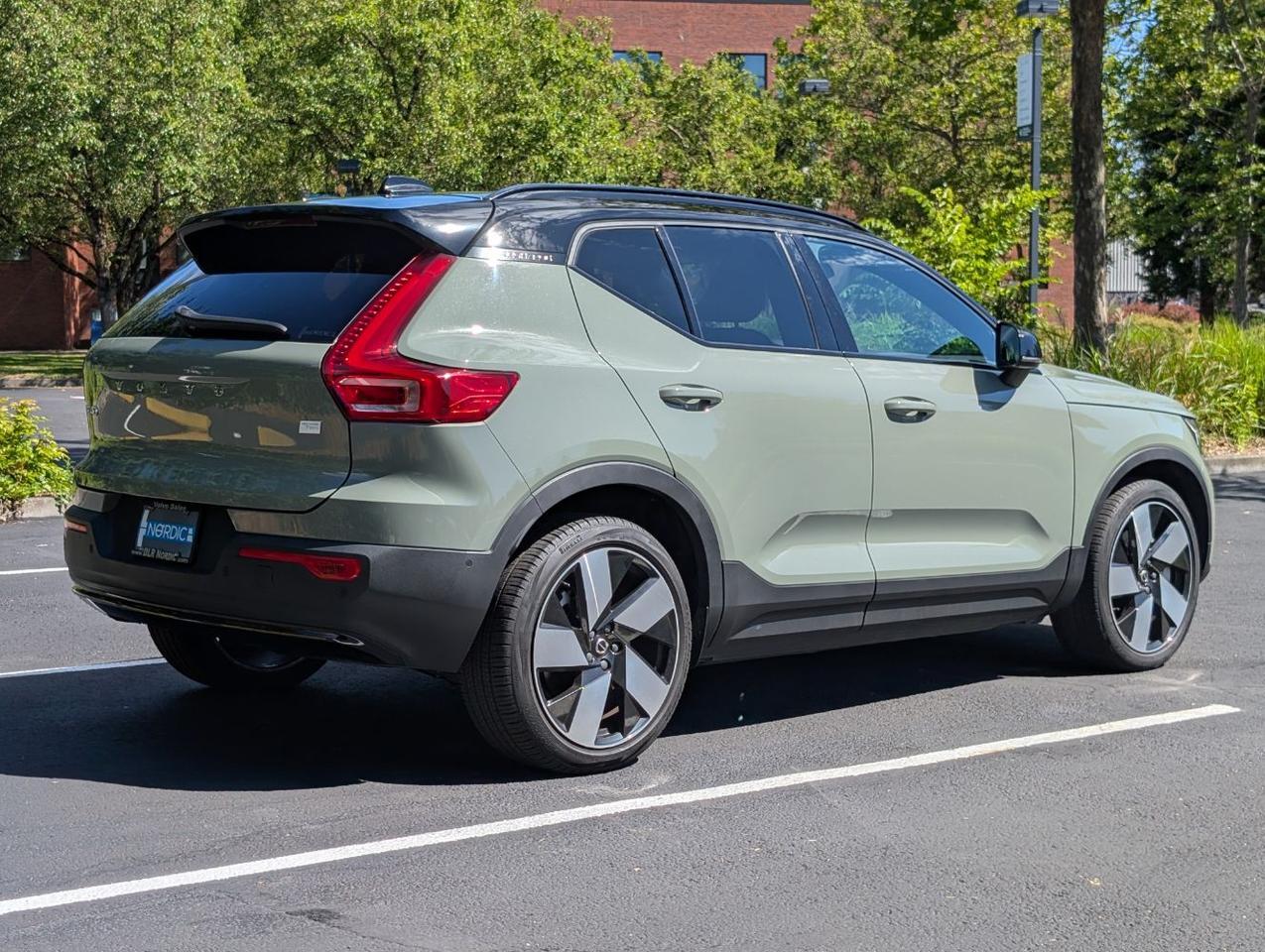 2023 Volvo XC40 Recharge Twin Motor ULTIMATE | 402hp, HK Premium Audio, Pilot Assist * Portland OR