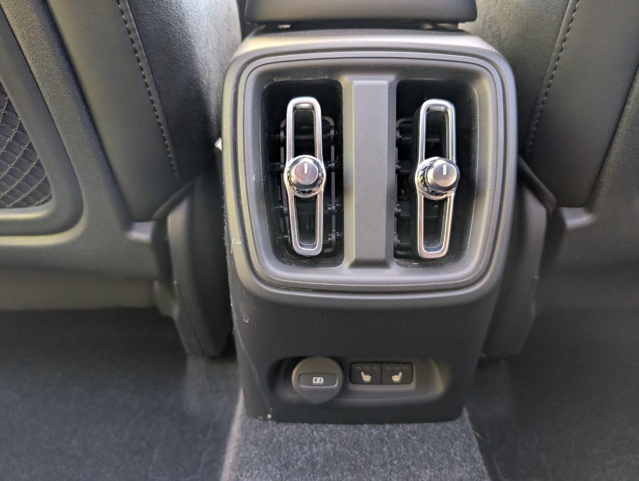 2023 Volvo XC40 Recharge Twin Motor ULTIMATE | 402hp, HK Premium Audio, Pilot Assist * Portland OR