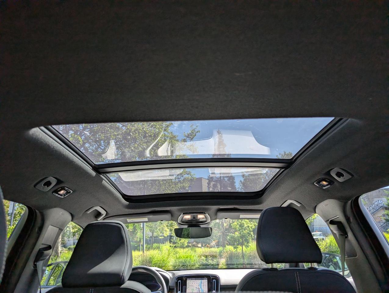 2023 Volvo XC40 Recharge Twin Motor ULTIMATE | 402hp, HK Premium Audio, Pilot Assist * Portland OR