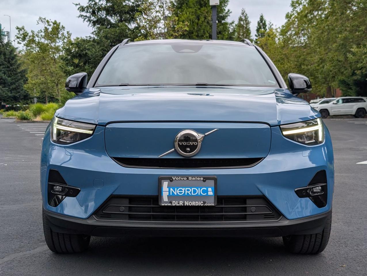 2023 Volvo XC40 Recharge Twin Motor ULTIMATE | 402hp, HK Premium Audio, Pilot Assist, 360 Cam, 4 Heated Seats & Wheel Portland OR