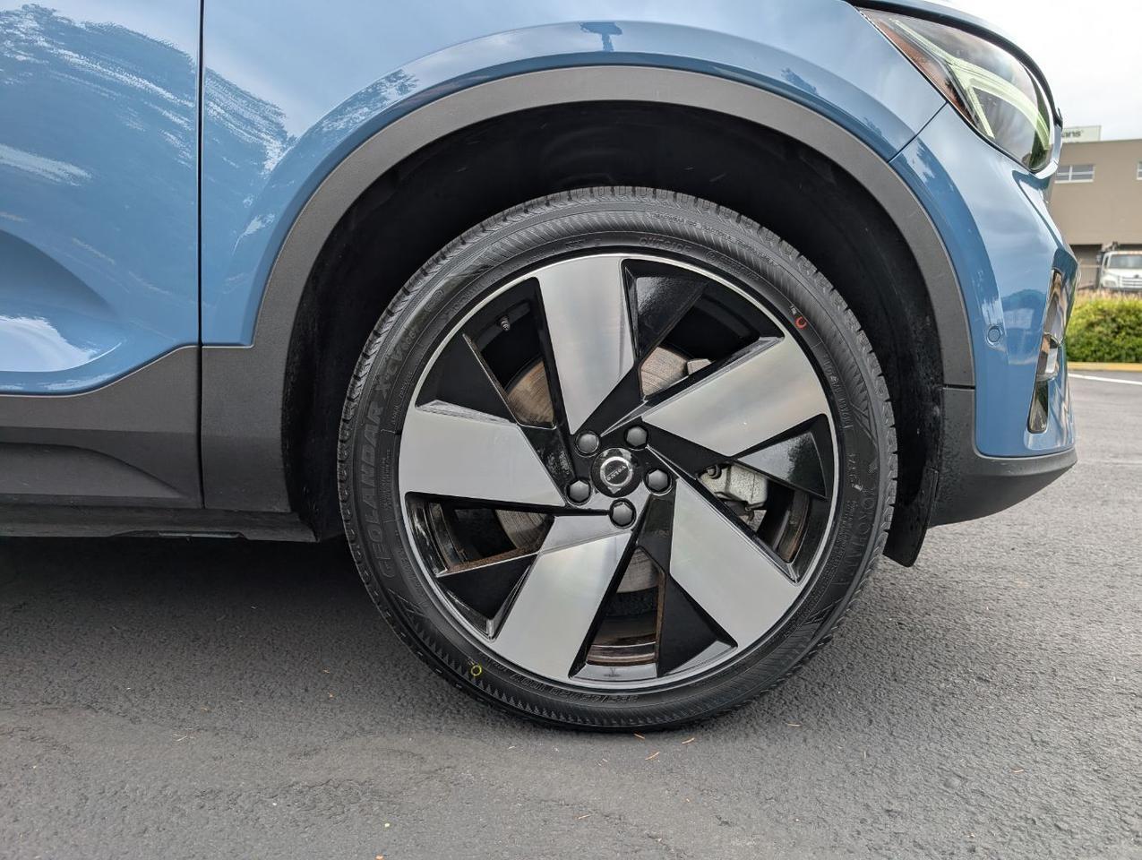 2023 Volvo XC40 Recharge Twin Motor ULTIMATE | 402hp, HK Premium Audio, Pilot Assist, 360 Cam, 4 Heated Seats & Wheel Portland OR