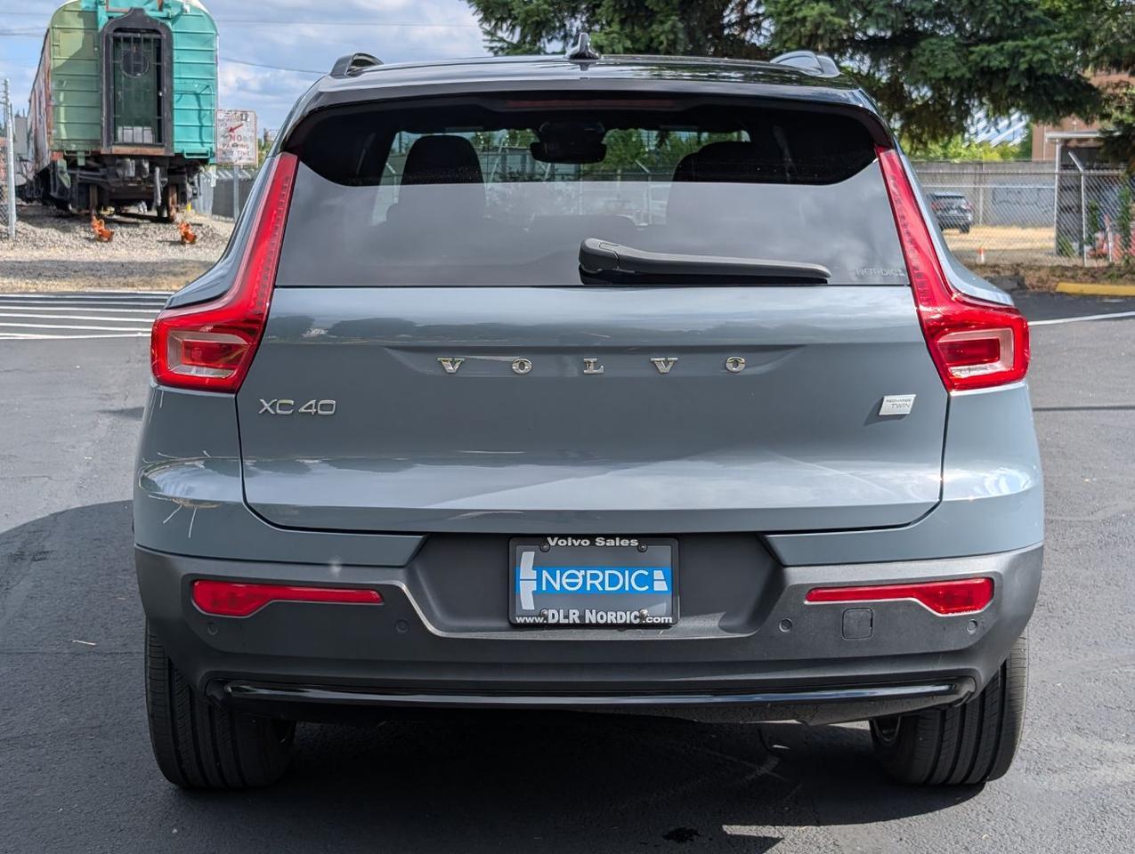 2023 Volvo XC40 Recharge Twin Motor ULTIMATE | 402hp, HK Premium Audio, Pilot Assist, 360 Cam, 4 Heated Seats & Wheel Portland OR