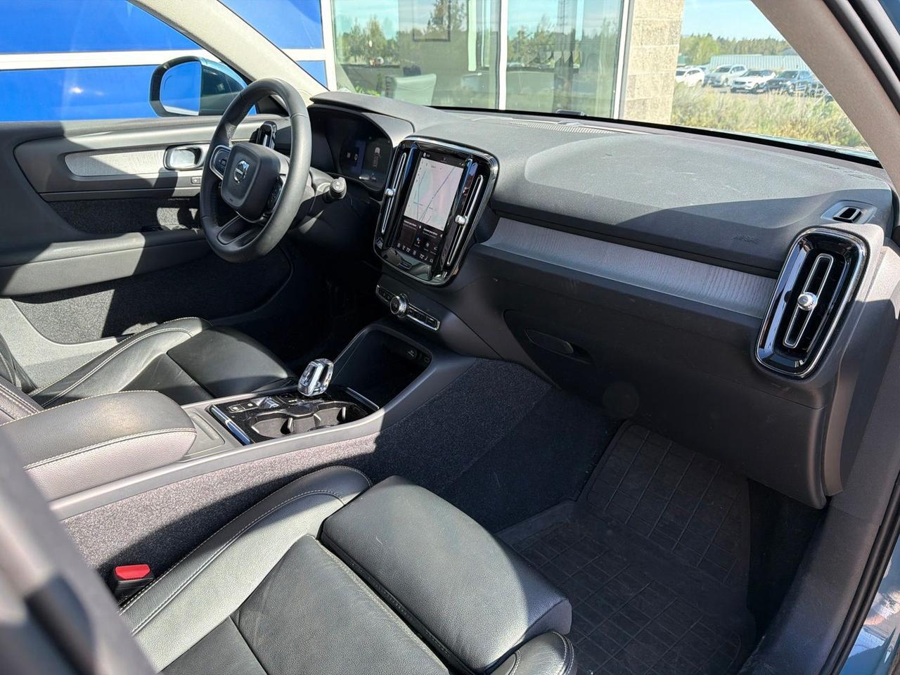 2023 Volvo XC40 Ultimate Bend OR