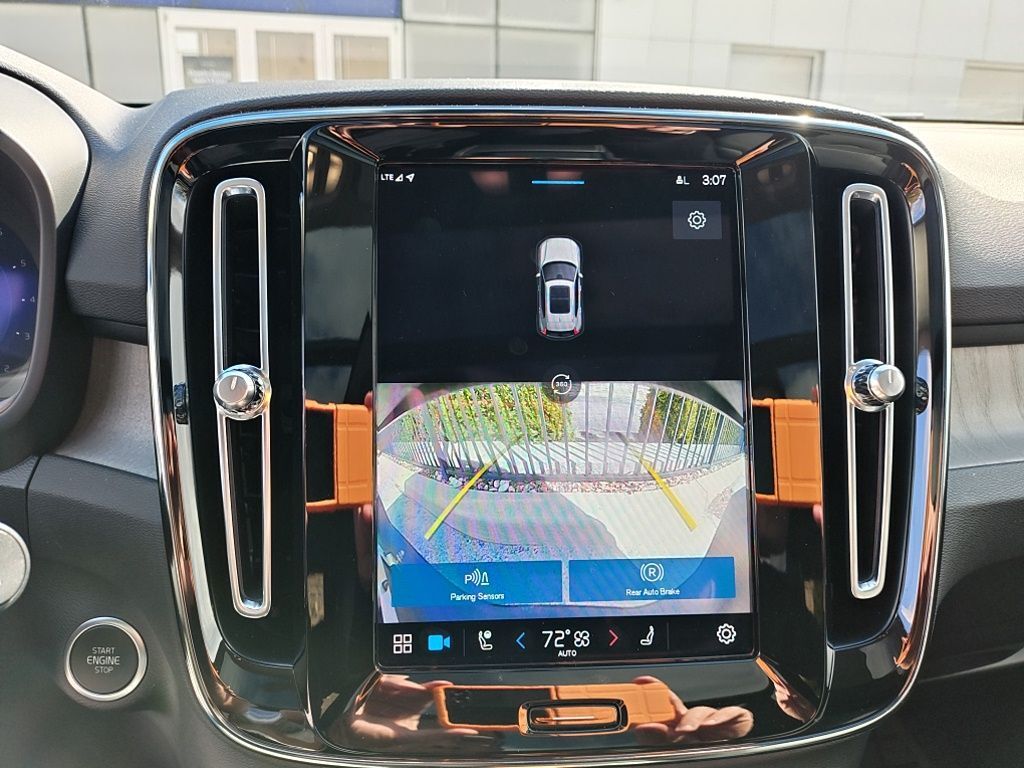 2023 Volvo XC40 Ultimate Hunt Valley MD