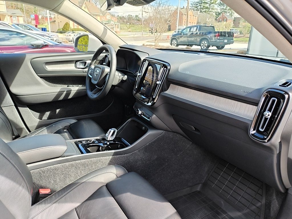 2023 Volvo XC40 Ultimate Hunt Valley MD