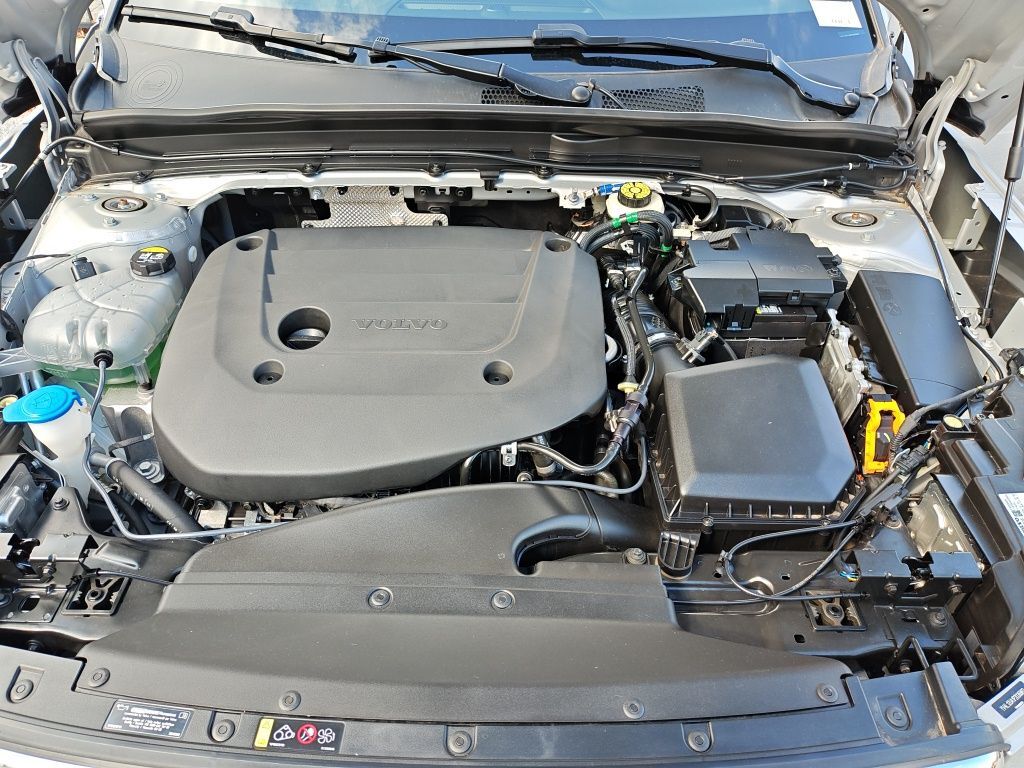 2023 Volvo XC40 Ultimate Hunt Valley MD