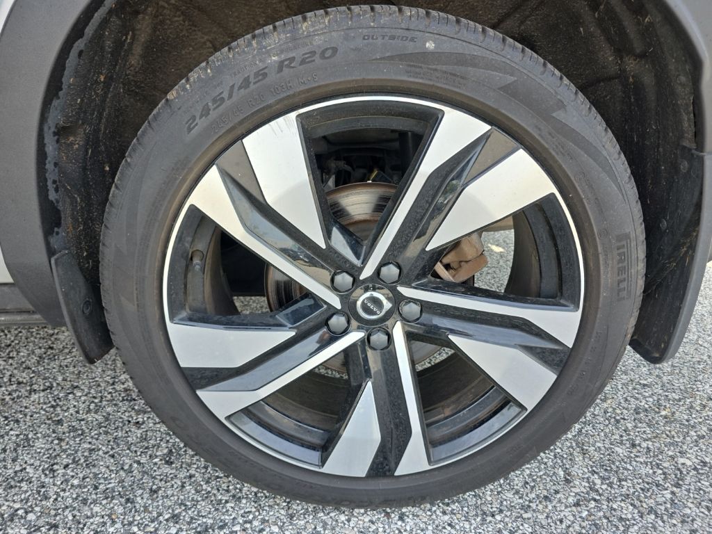 2023 Volvo XC40 Ultimate Hunt Valley MD