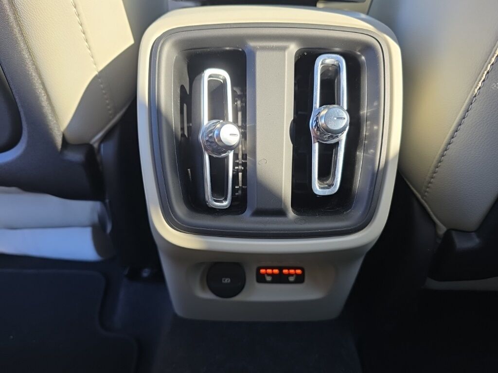 2023 Volvo XC40 Ultimate Hunt Valley MD