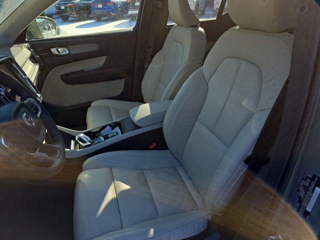 2023 Volvo XC40 Ultimate Hunt Valley MD