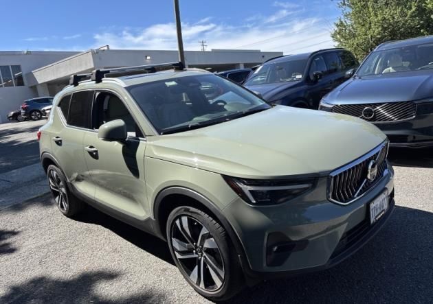 2023 Volvo XC40
