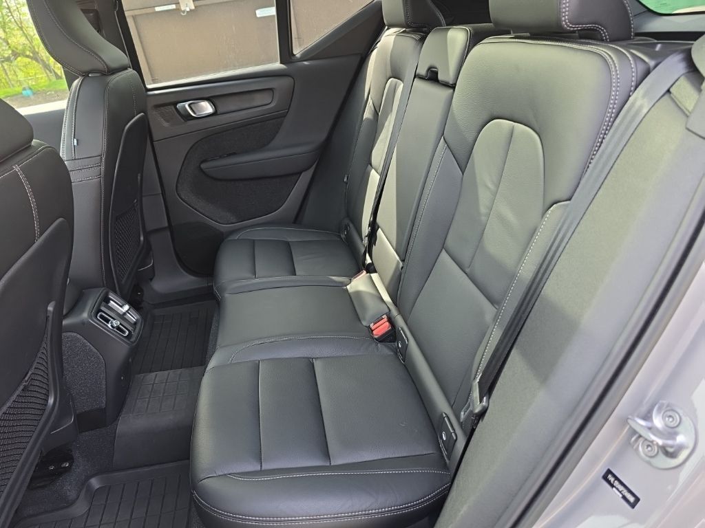 2023 Volvo XC40 Ultimate Hunt Valley MD