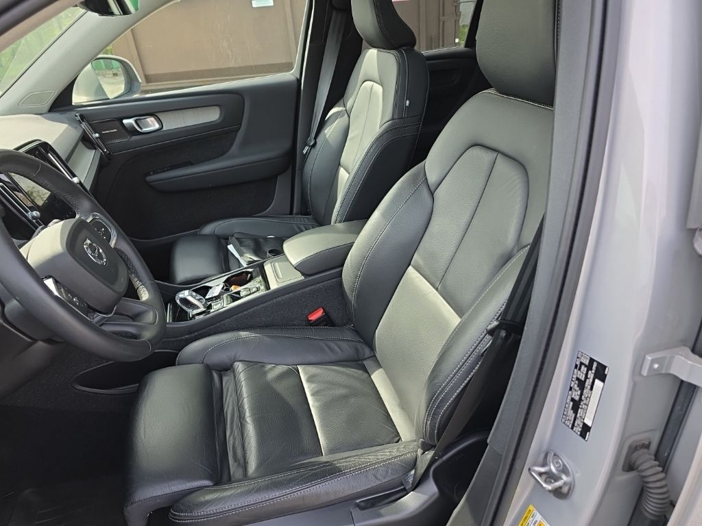 2023 Volvo XC40 Ultimate Hunt Valley MD