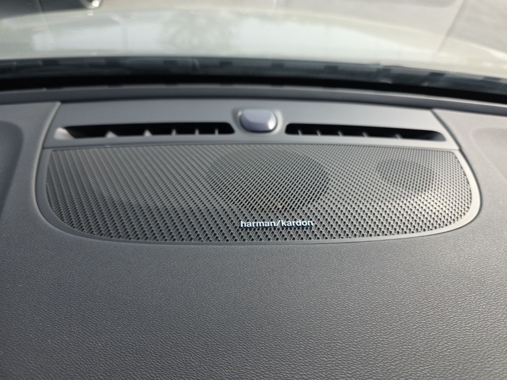 2023 Volvo XC40 Ultimate Hunt Valley MD