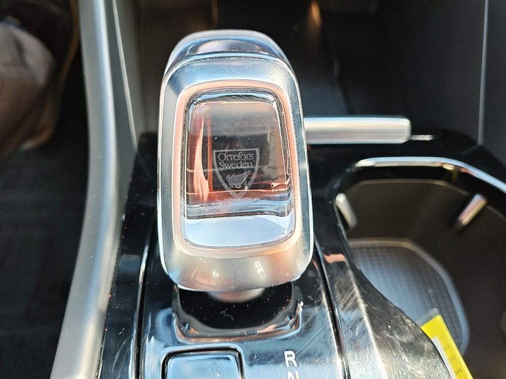 2023 Volvo XC40 Ultimate Hunt Valley MD