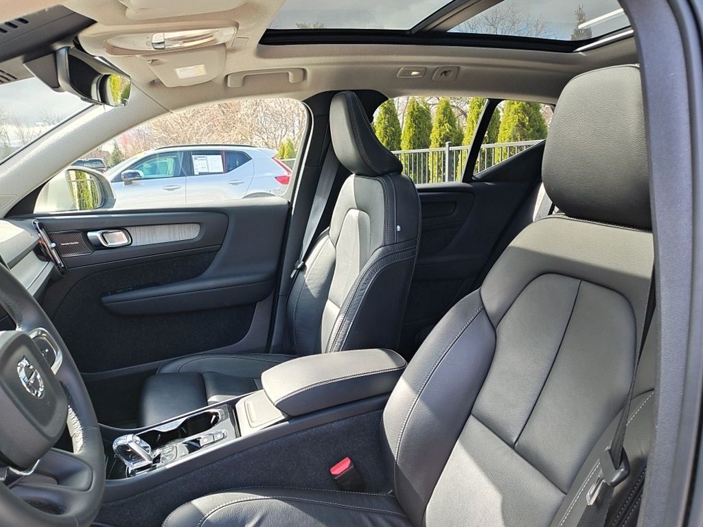 2023 Volvo XC40 Ultimate Hunt Valley MD