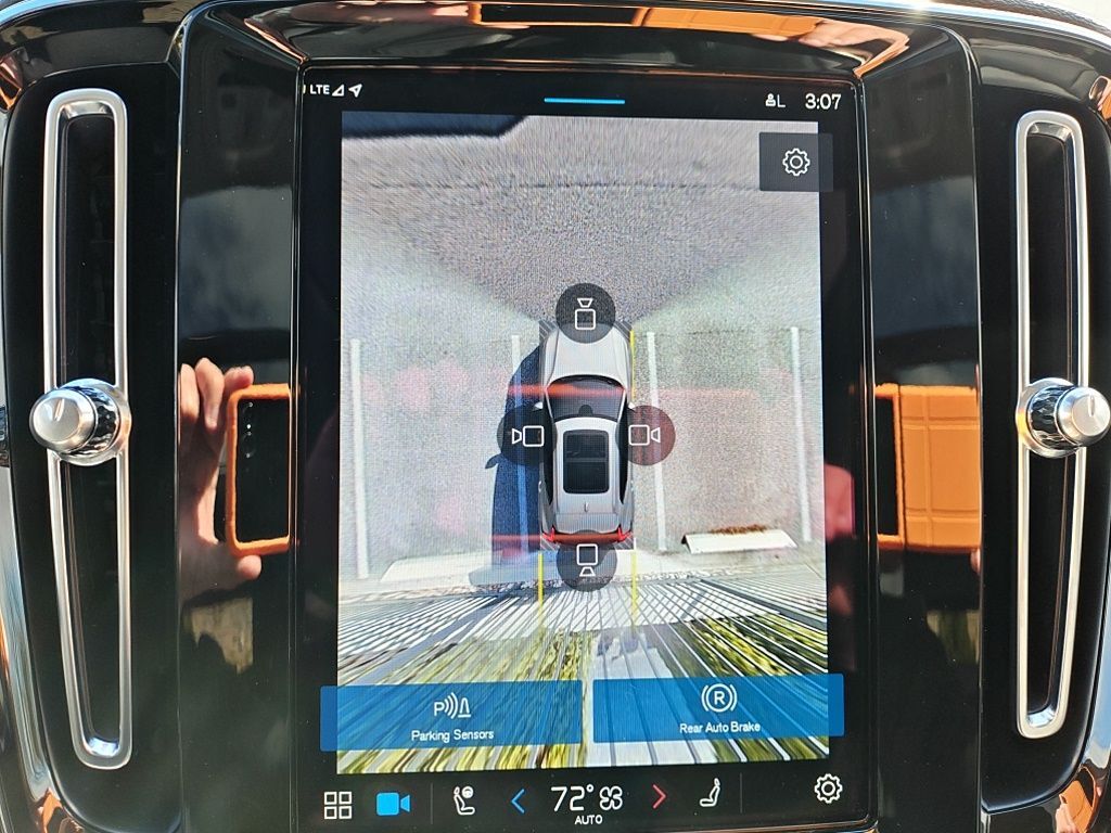 2023 Volvo XC40 Ultimate Hunt Valley MD