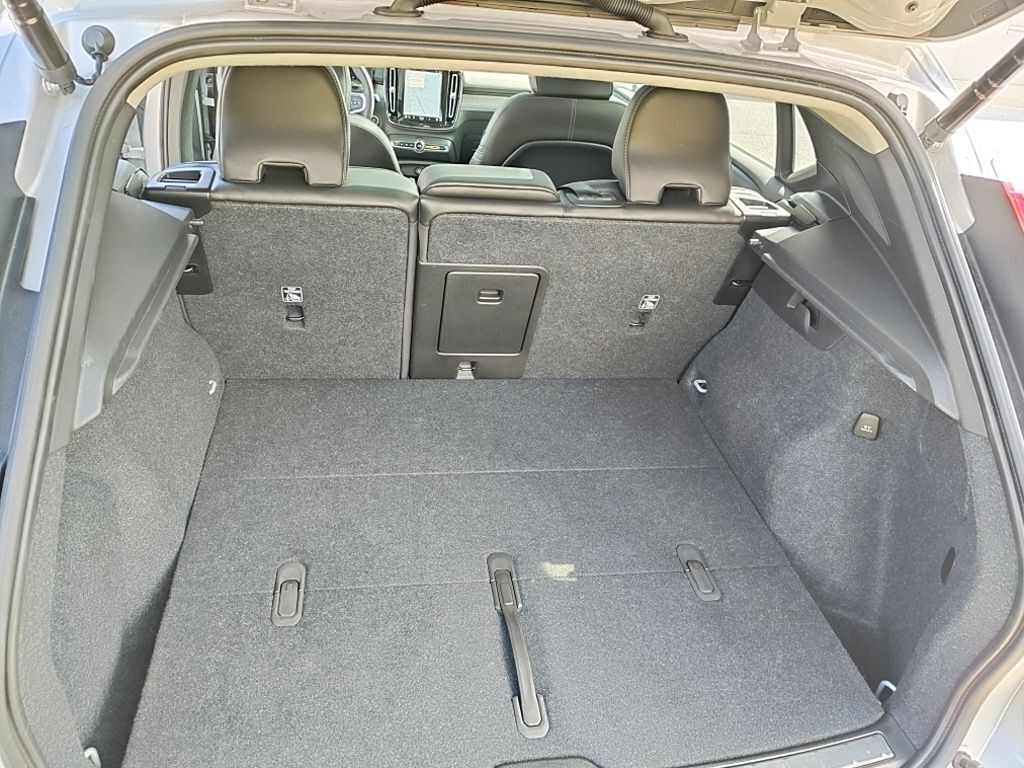 2023 Volvo XC40 Ultimate Hunt Valley MD