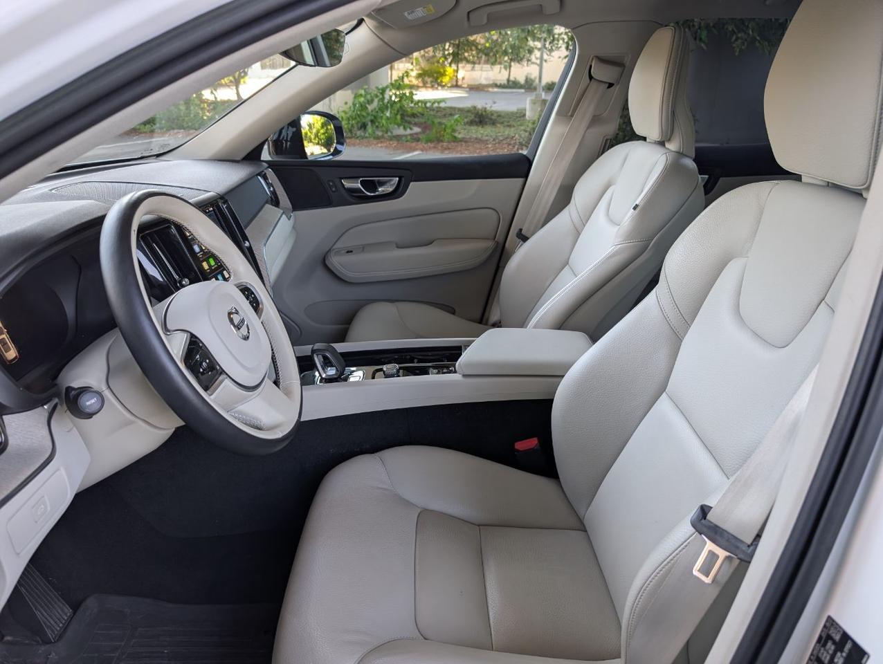 2023 Volvo XC60 B5 AWD Hybrid PLUS w/Harman Kardon, Pilot Assist, 360 Cam, 4 Heated Seats & Portland OR