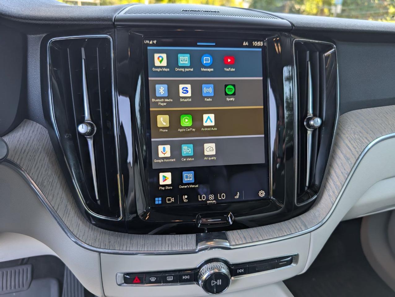 2023 Volvo XC60 B5 AWD Hybrid PLUS w/Harman Kardon, Pilot Assist, 360 Cam, 4 Heated Seats & Portland OR