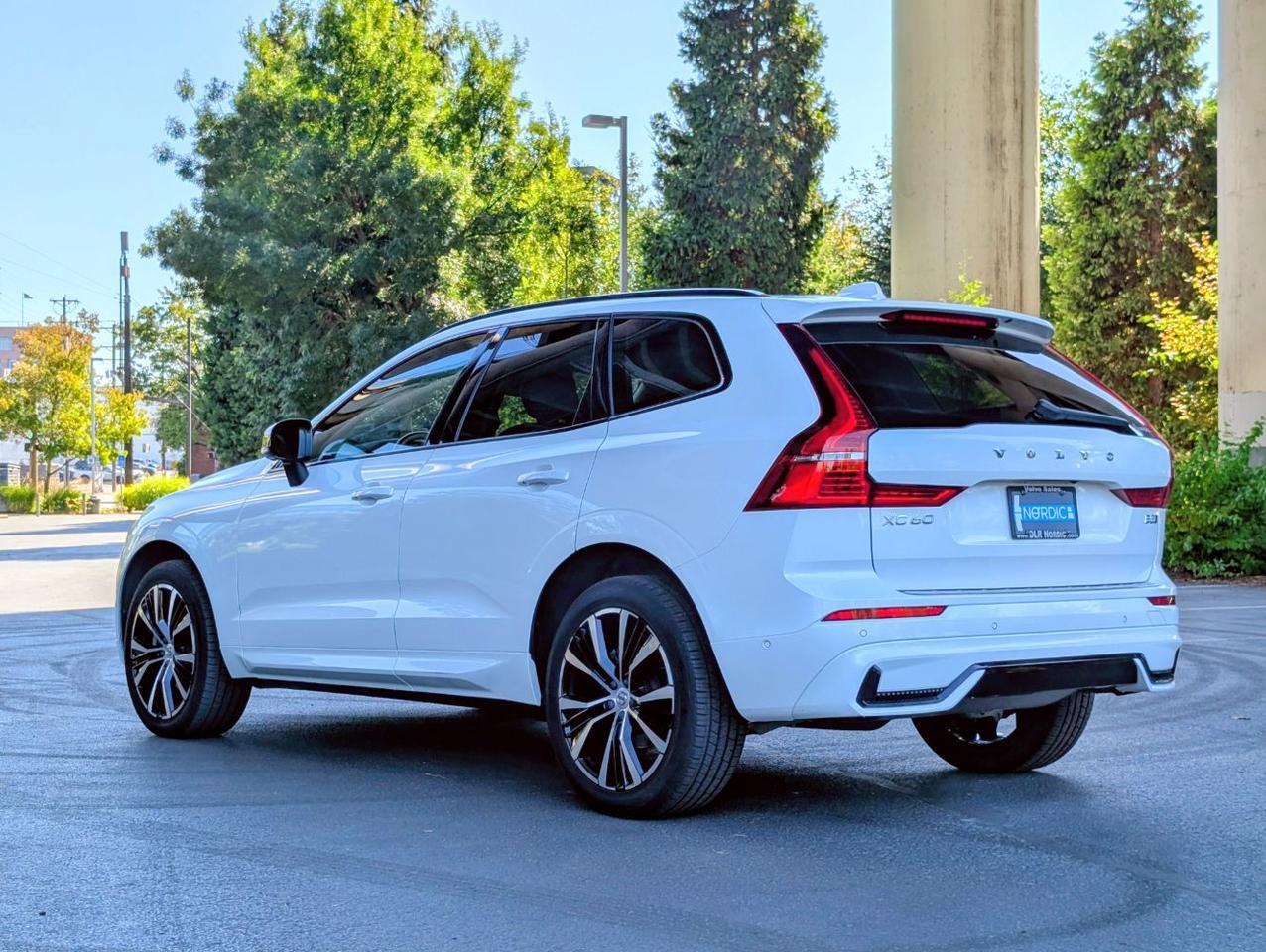 2023 Volvo XC60 B5 AWD Hybrid PLUS w/Harman Kardon, Pilot Assist, 360 Cam, 4 Heated Seats & Portland OR