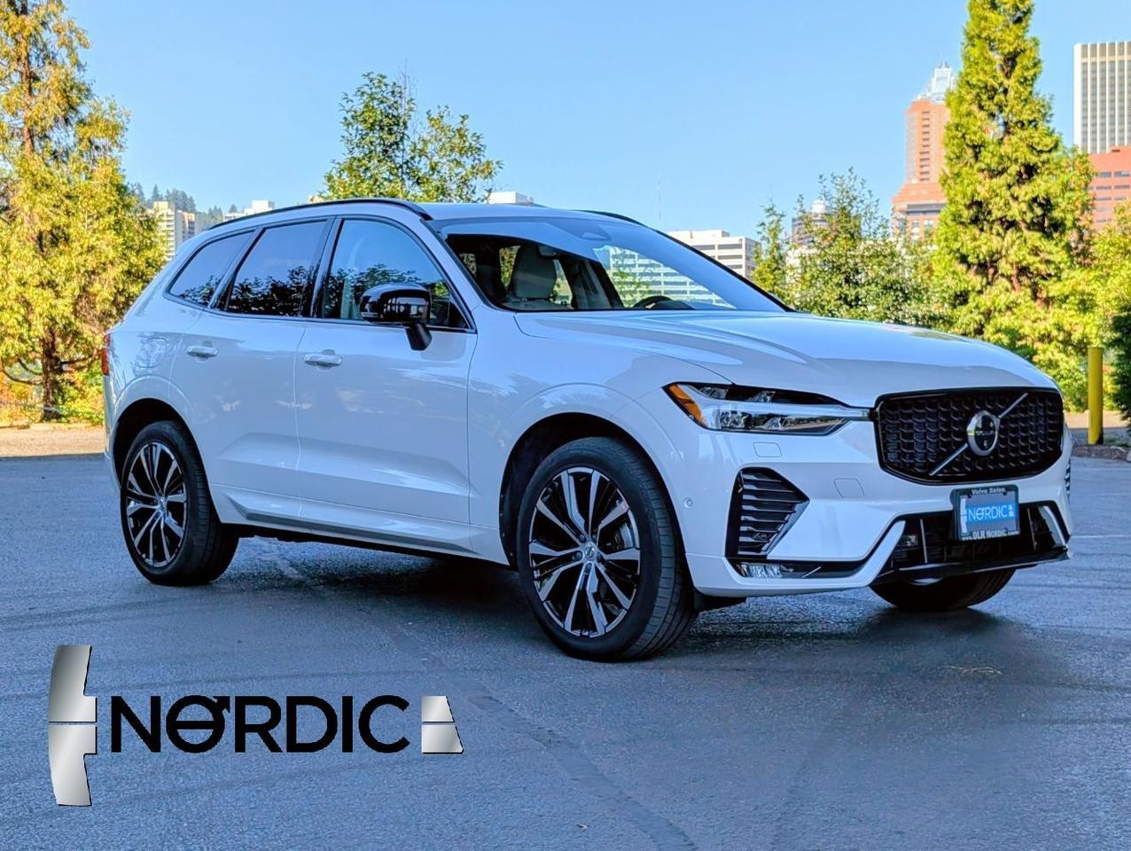 2023 Volvo XC60 B5 AWD Hybrid PLUS w/Harman Kardon, Pilot Assist, 360 Cam, 4 Heated Seats & Wheel