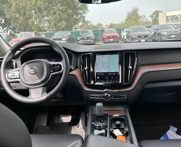 2023 Volvo XC60 B5 Hybrid AWD PLUS | HK Premium Audio, Pilot Assist, 360 Cam, 4 Heated Seats & Wheel Portland OR