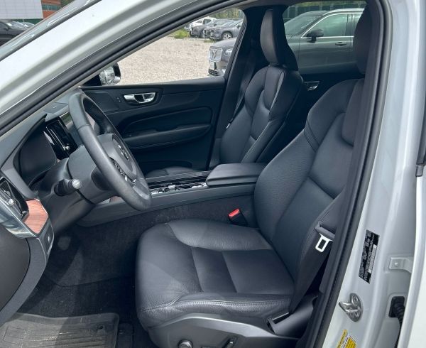 2023 Volvo XC60 B5 Hybrid AWD PLUS | HK Premium Audio, Pilot Assist, Climate Pkg * Portland OR