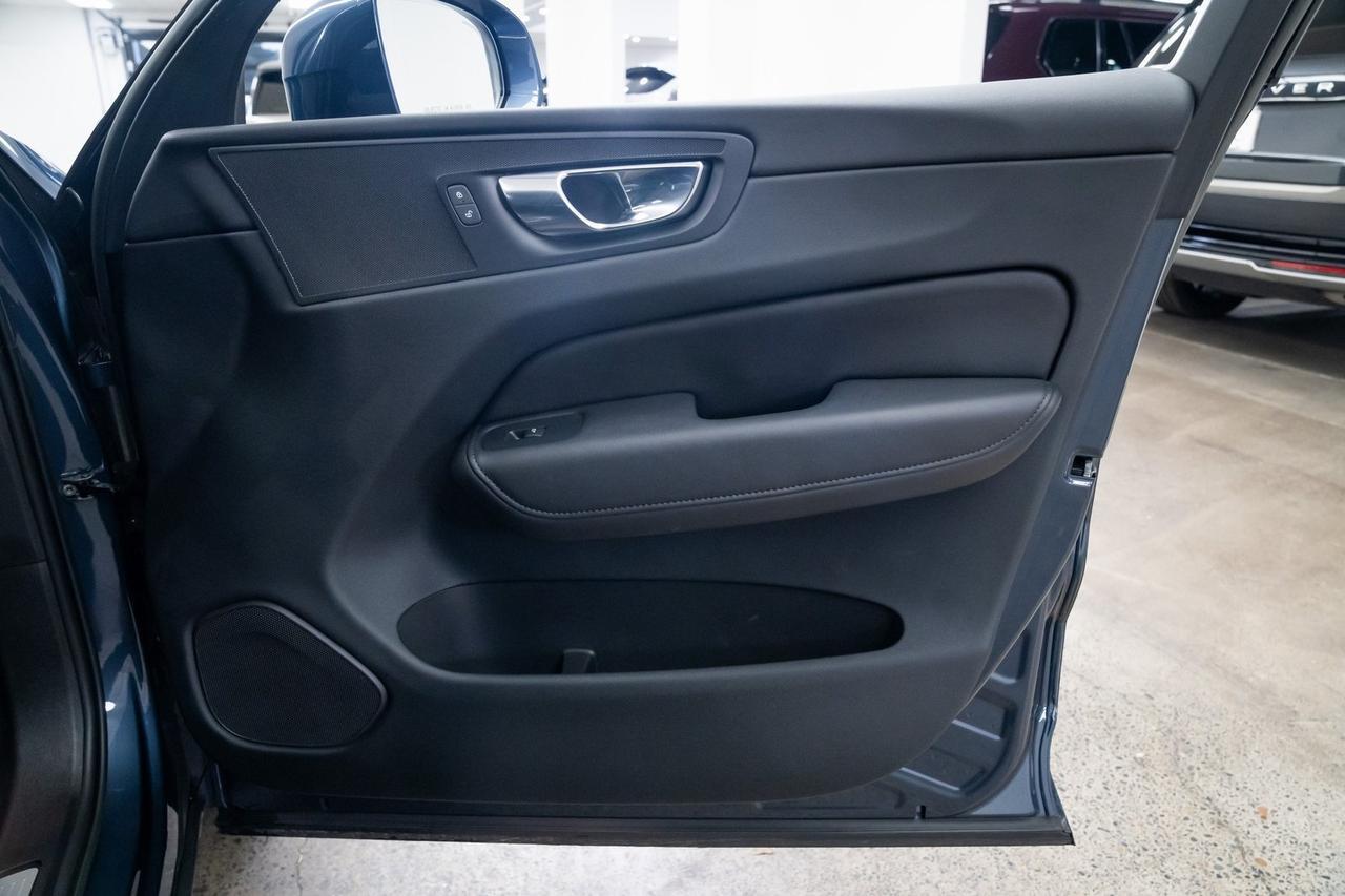 2023 Volvo XC60 B5 Plus Bright Theme 1 Owner Heated Seats Climate Package Portland OR