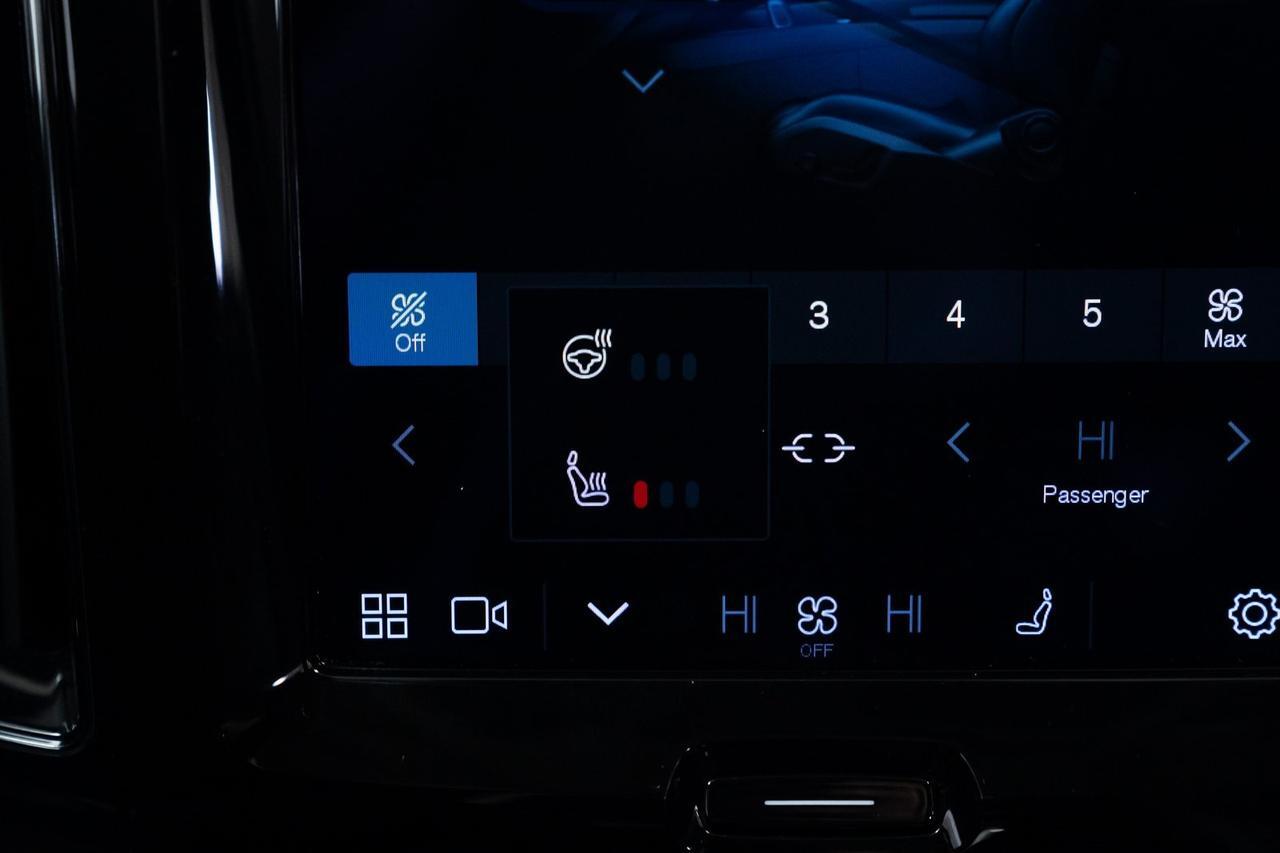 2023 Volvo XC60 B5 Plus Bright Theme 1 Owner Heated Seats Climate Package Portland OR