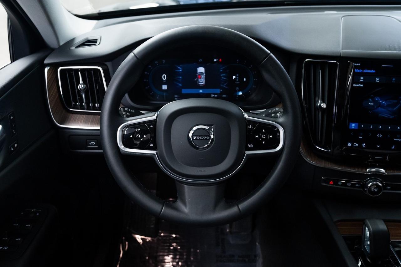 2023 Volvo XC60 B5 Plus Bright Theme 1 Owner Heated Seats Climate Package Portland OR
