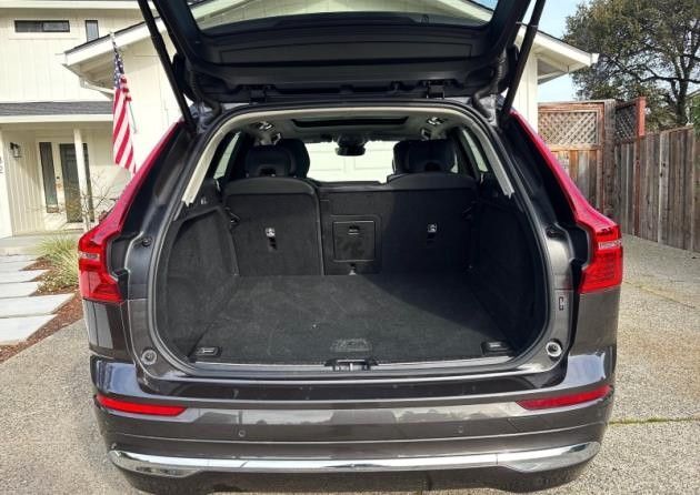 2023 Volvo XC60 B5 Plus Bright Theme Adaptive Cruise Surround View Camera Portland OR