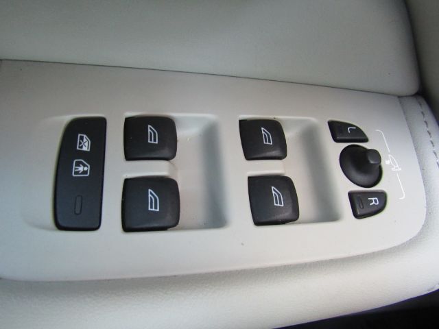 2023 Volvo XC60 B5 Plus Bright Theme Plano TX