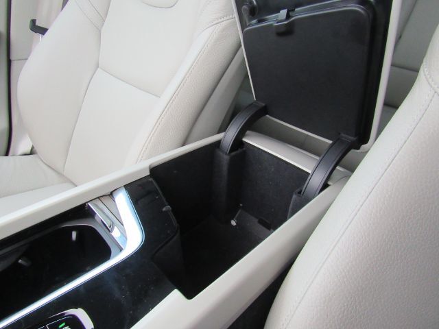 2023 Volvo XC60 B5 Plus Bright Theme Plano TX