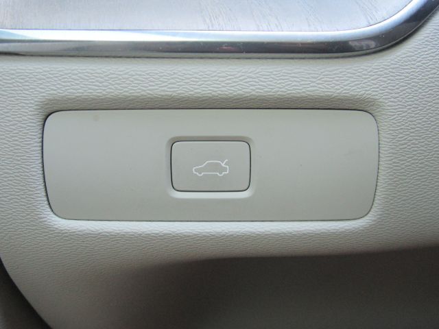 2023 Volvo XC60 B5 Plus Bright Theme Plano TX