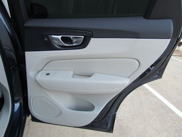 2023 Volvo XC60 B5 Plus Bright Theme Plano TX