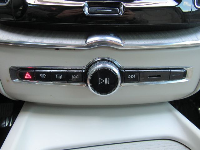 2023 Volvo XC60 B5 Plus Bright Theme Plano TX