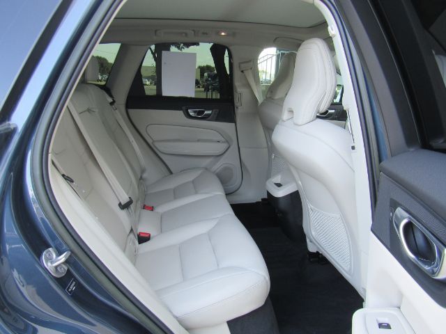 2023 Volvo XC60 B5 Plus Bright Theme Plano TX