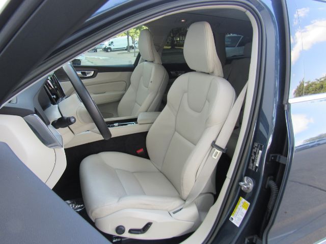 2023 Volvo XC60 B5 Plus Bright Theme Plano TX