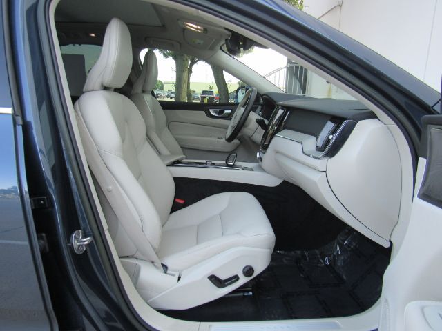 2023 Volvo XC60 B5 Plus Bright Theme Plano TX