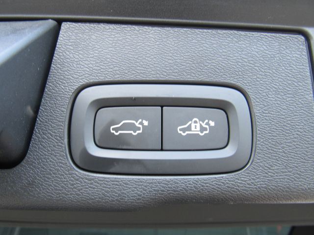 2023 Volvo XC60 B5 Plus Bright Theme Plano TX