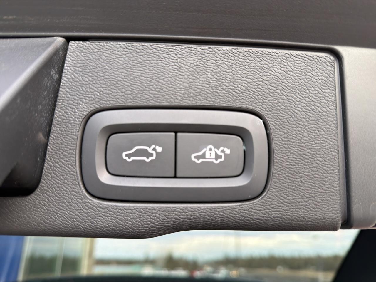 2023 Volvo XC60 B5 Plus Bright Theme Bend OR