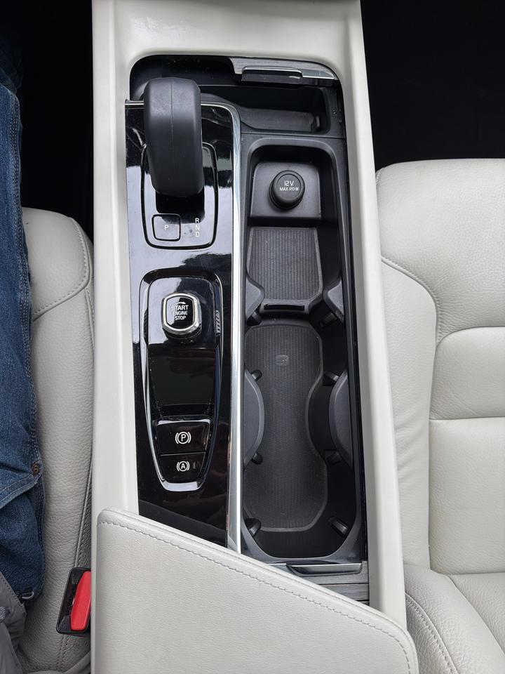 2023 Volvo XC60 B5 Plus Bright Theme Bend OR