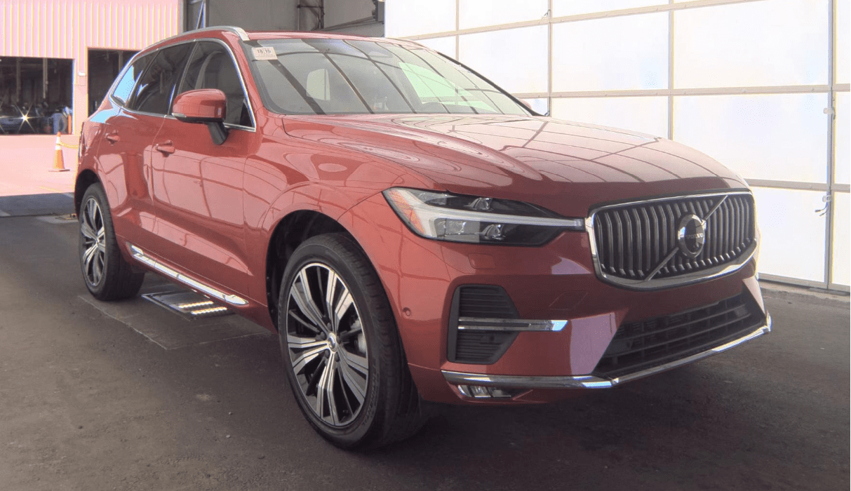 2023 Volvo XC60 B5 Plus Bright Theme