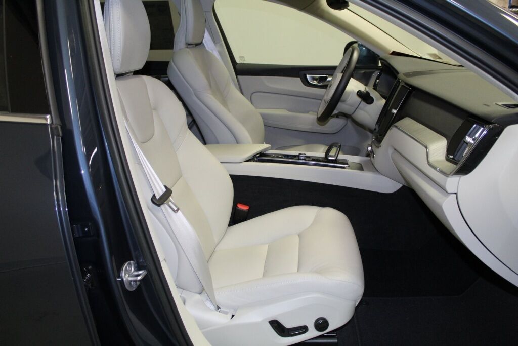 2023 Volvo XC60 B5 Plus Bright Theme Richmond VA