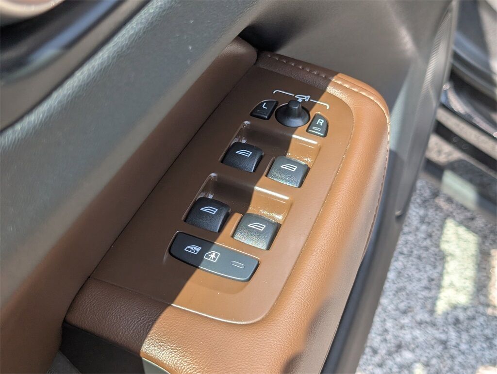 2023 Volvo XC60 B5 Plus Bright Theme Hunt Valley MD